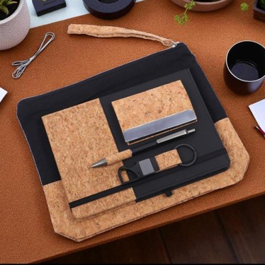 NEW YEAR GIFT HAMPER 6